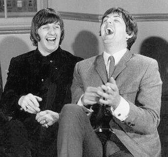 Journalist: #Ringo, how do you manage to find all those parties?
#RingoStarr: I don’t know. I just end up at them. 🎉🍾🎉🥂🎉🍺
#TheBeatles ~ #tuesdayfunny