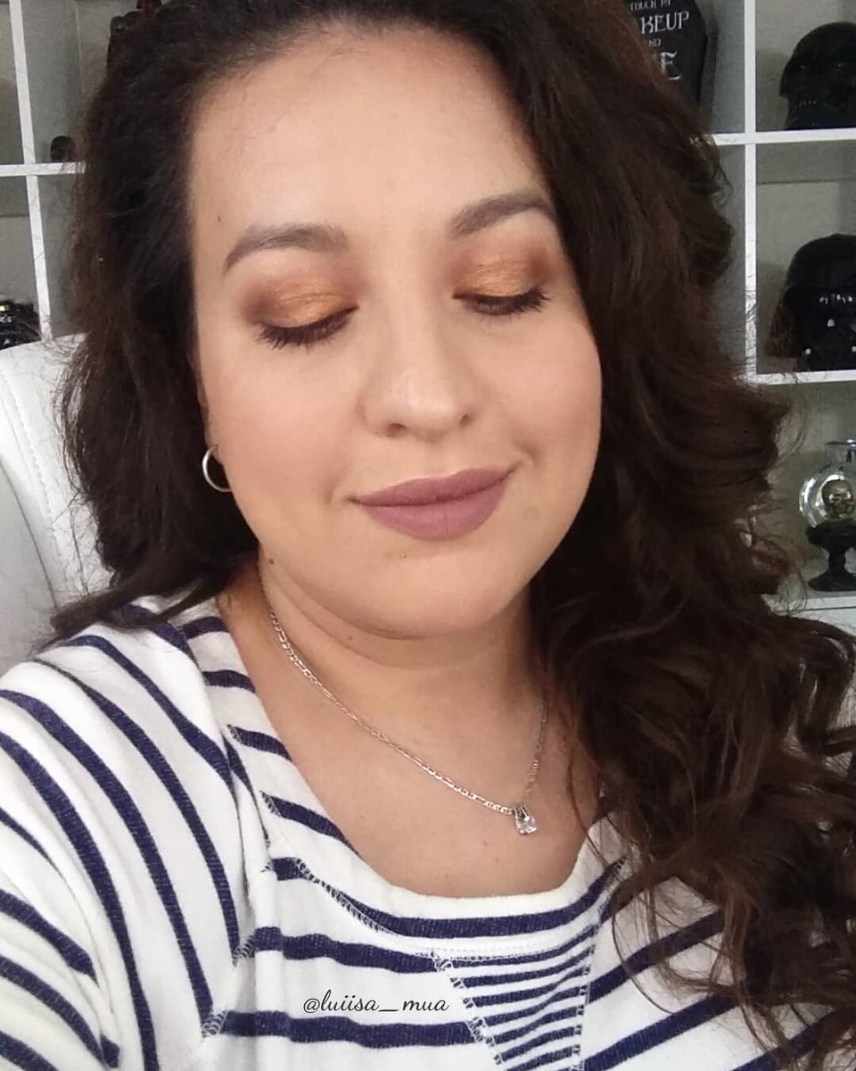 LuiisaMua's tweet photo. A simple look using some of my products from @ipsy
@slmissglam beauty sponge
@tartecosmetics finishing powder
@trySUGAR brow pencil
@ElizabethMott gold single shadow
.
#ipsygothere #ipsy #newmakeup #makeupjunkie #monthlysubscription #makeupsubscription #beautyblogger #blogger https://t.co/28MTsfWcme