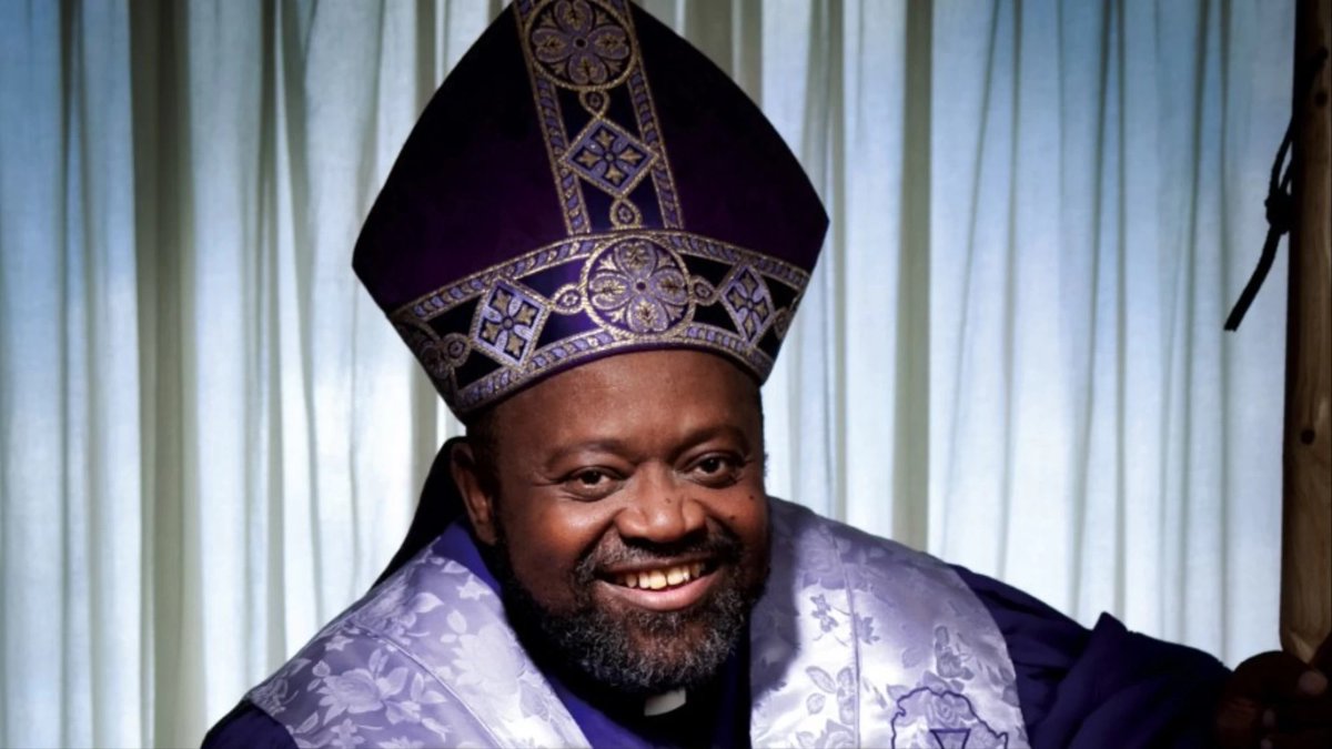 UbuntuBios's tweet image. Archbishop Carl Bean was born on May 26, 1944. He is a gospel, pop, dance and Broadway music performer, pioneering HIV/AIDS activist, and founder and presiding prelate of the Unity Fellowship Church Movement, a liberal Protestant denomination open to all. #ubuntubiographyproject