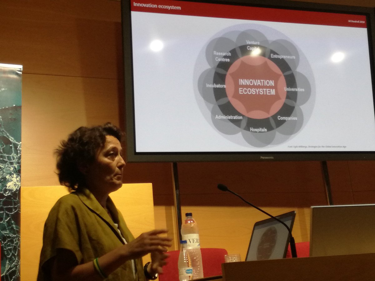 biocat_bioregio's tweet photo. Montserrat Vendrell, sòcia d'Alta Life Sciences i exdirectora de Biocat, ens fa una radiografia de la #BioRegióCatalunya i l'evolució del sector en els darrers 20 anys al #ClausBio. https://t.co/4n46d6JSgS
