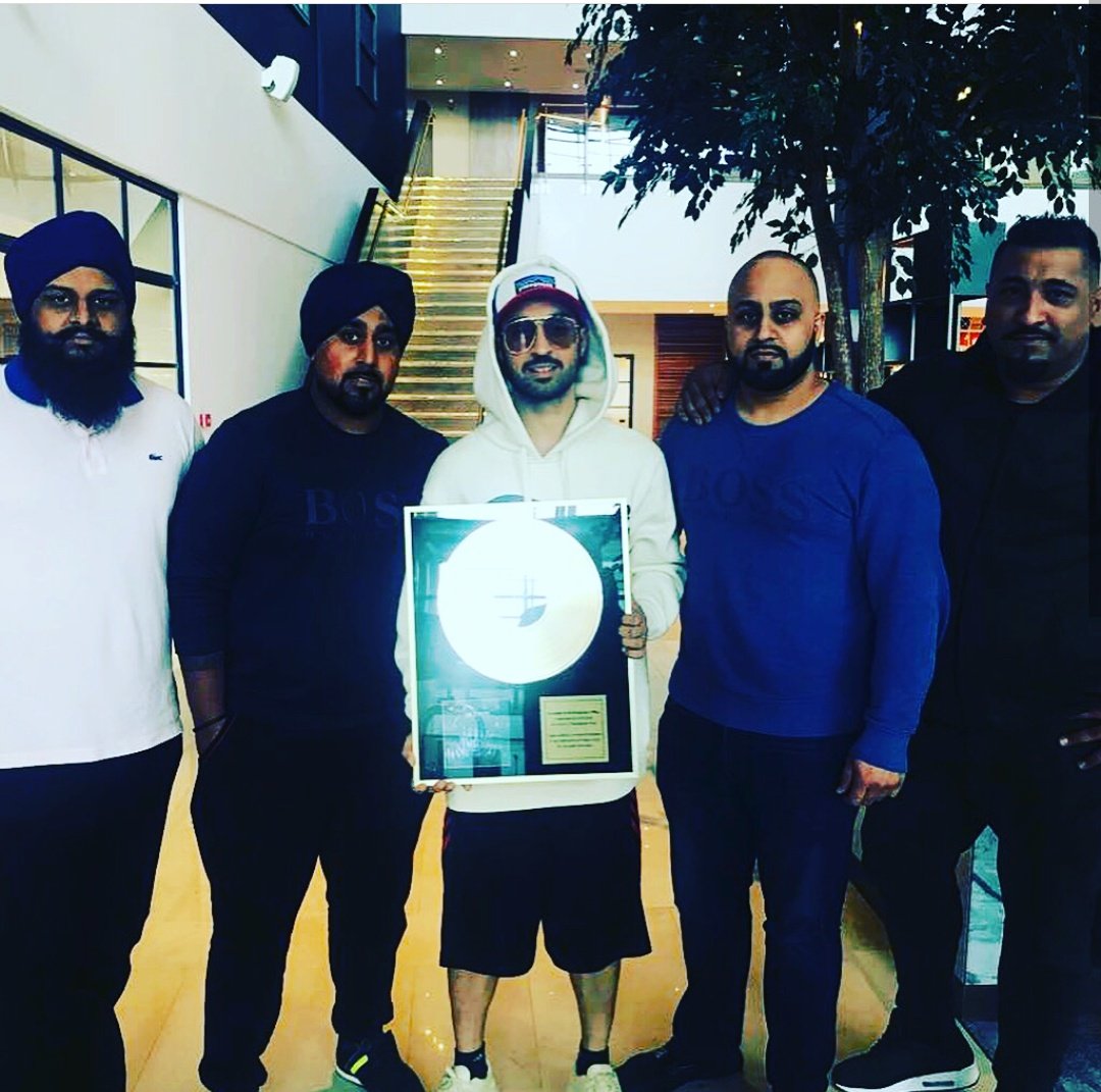 sakshi ( dosanjhain ) ❤ keep clam love diljit tweet media