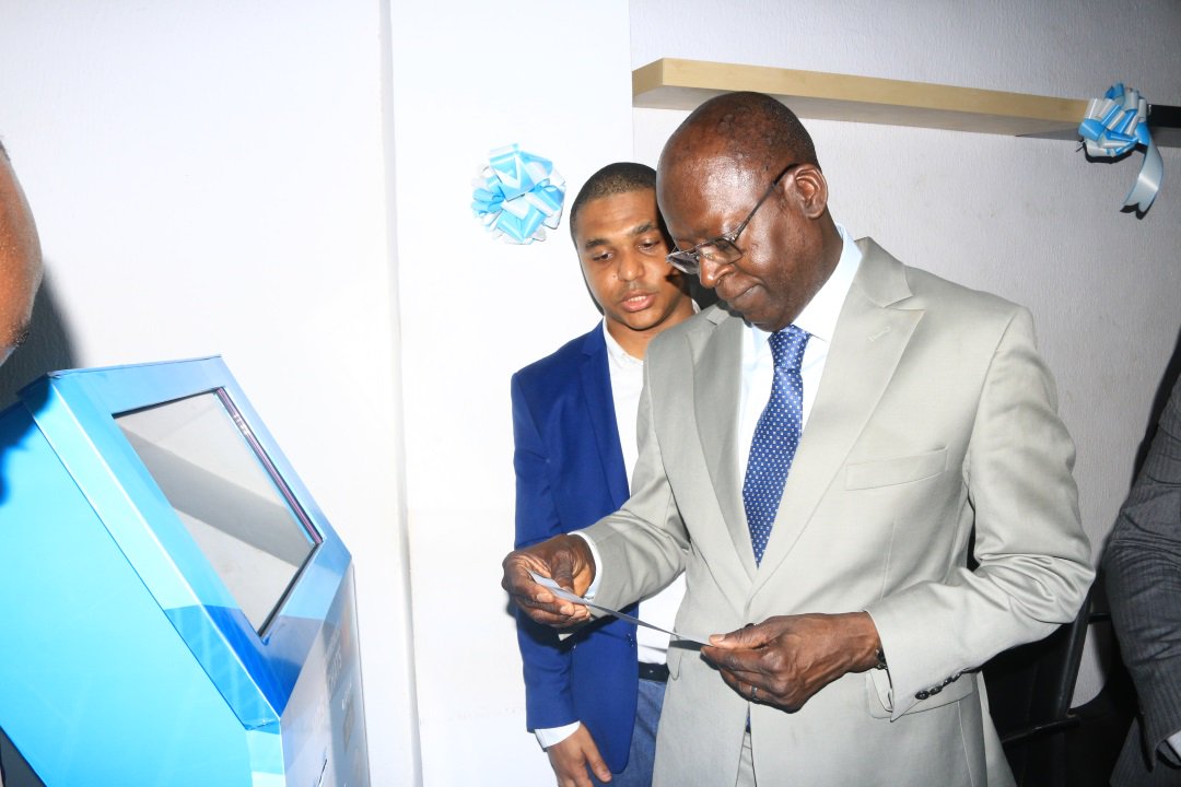 eadjamagbo's tweet photo. La startup Togolais/Nantaise #SemoaGroup inaugure sa première borne multi-services au #Benin en présence de @abtofficiel @AurelieASZ @abileoma. Nous espérons bientôt permettre aux béninois d'effectuer des dépôt #mobilemoney @MTNBenin
#BeninNumerique @SemeCity @FinTech_Afrique https://t.co/atPtkS6Ecw