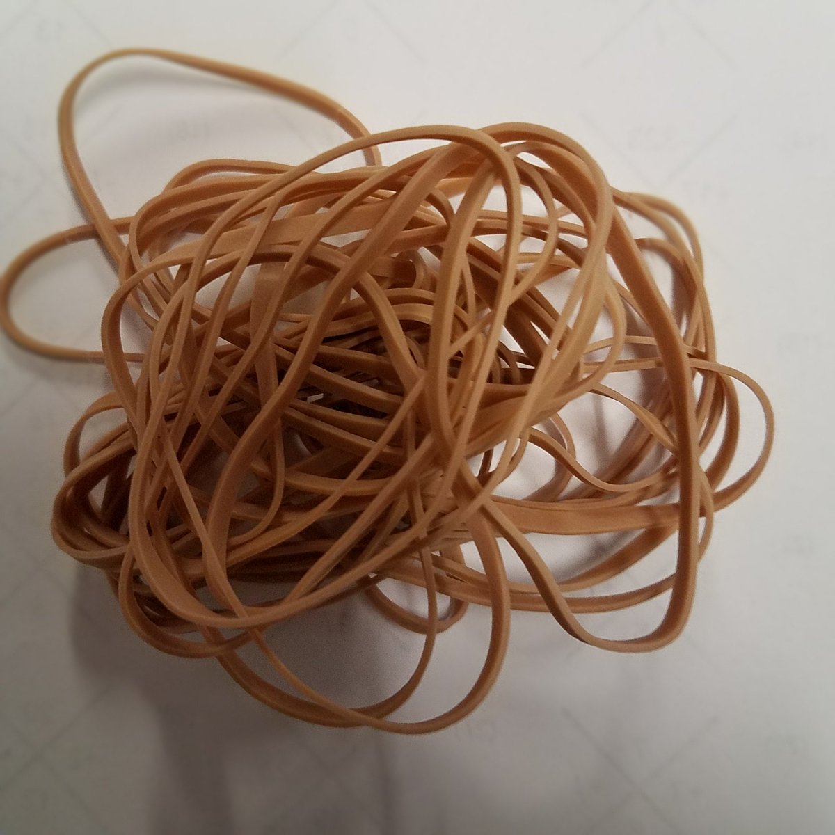 mthman's tweet image. I'm nailing this #BarbieBungee rubber band estimating thing. I'm 3-for-3 in approximating 19, 21, and 30 in a given handful. Your turn: HOW MANY? #mtbos