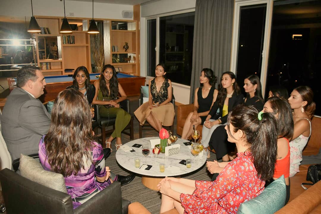 .<a href="/fbb_india/">fbb_india</a> <a href="/ColorsTV/">ColorsTV</a> Femina #MissIndia2018 state winners were hosted by Mr Nicholas Dumbell, General Manager - Renaissance Mumbai &amp; Lakeside Chalet – Marriott Executive Apartments. Thank you @RenaissanceMum for an enjoyable evening
Co powered by @sephora_india &amp; <a href="/DS_SilverPearls/">Silver Pearls</a>