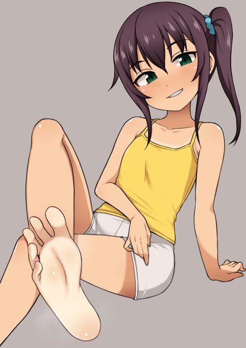 足裏見せてくれる女の子 