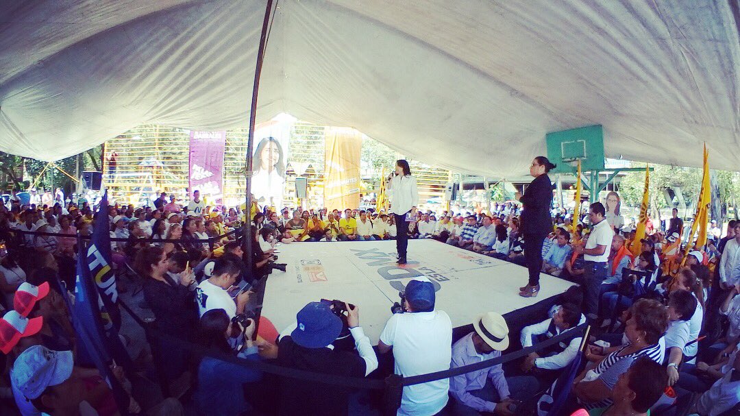 raultorres_mx's tweet photo. Con @Ale_BarralesM próxima Jefa de Gobierno en la CDMX #lajefaeslaciudad #PorMéxicoalFrente #alebarrales #MaguiSíSabe #miguelhidalgo https://t.co/cgAlV3HBFs