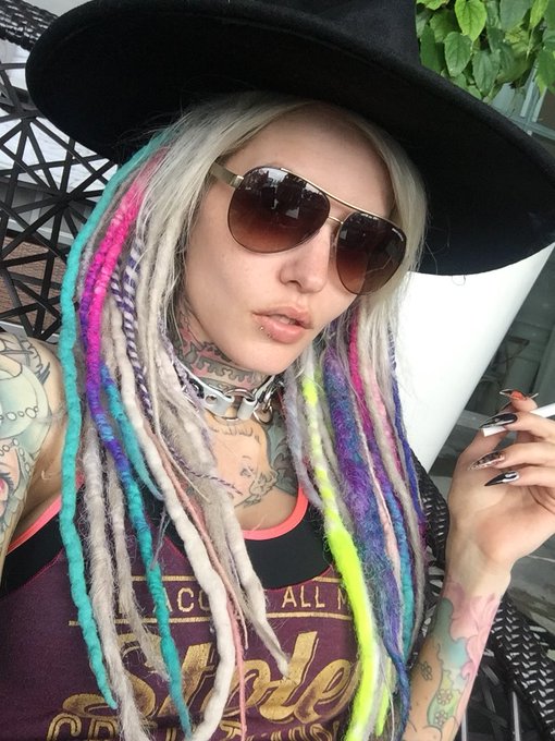 Im here! #xbizmiami @XBIZMelissa https://t.co/OK5vXUIMgm<a href="/tag/xbizmiami"class="tags">#xbizmiami</a><a class="tags" target="_blank" title="On Twitter" href="/?out=eyJ0eXAiOiJKV1QiLCJhbGciOiJIUzUxMiJ9.eyJpYXQiOjE3MjM3NzEwMjgsImlzcyI6InR3cG9ybnN0YXJzLmNvbSIsIm5iZiI6MTcyMzc3MTAyOCwiZXhwIjoxNzU1MzA3MDI4LCJyZWRpcmVjdF91cmwiOiJodHRwczovL3R3aXR0ZXIuY29tL1hCSVpNZWxpc3NhIn0.I8FgQrGLpWbF74XnPu3-ygNVyFAPVgQgl2M-wcvCLs7rBTcdVTIlnZBMsqe6eFInnEfwGSv1ri3b1ISi35jJ5w">@XBIZMelissa</a>