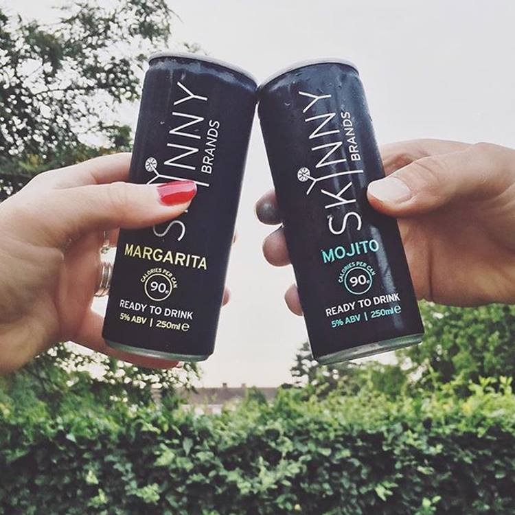 SkinnyCocktail1's tweet photo. Rain or shine, there's always time for a Skinny cocktail 😍 https://t.co/odMLCY0hxI