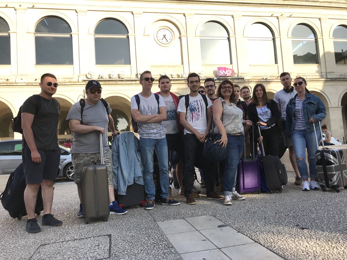 45congresPHR's tweet photo. 2h de retard mais ça y est, la @Phr23E de l’@ESJLille est arrivée à #Nîmes pour le congrès du #SPHR2018 👍🏼☀️ https://t.co/BsPyPMlwOR