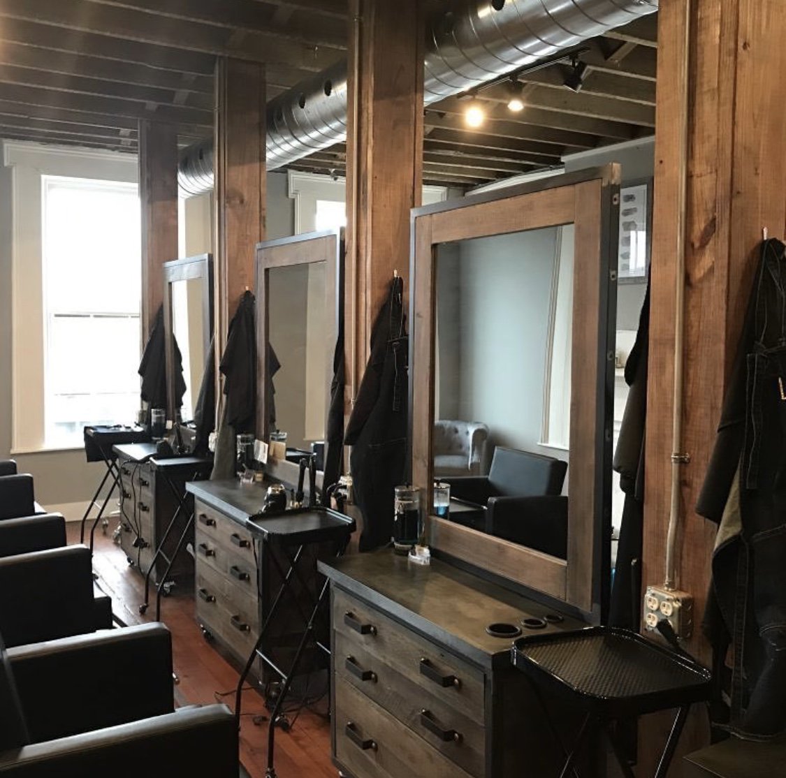 Minerva Beauty On Twitter Love The Rustic Vibes Of Liv The Salon