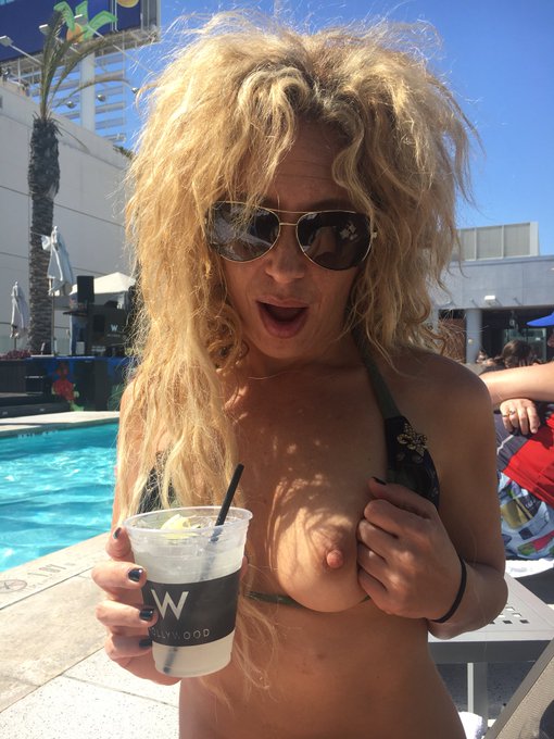 Goodtimez all the timez!#hollywood #poolparty #TittyTuesday https://t.co/M2BHuo8LCW<a href="/tag/hollywood"class="tags">#hollywood</a><a href="/tag/poolparty"class="tags">#poolparty</a><a href="/tag/tittytuesday"class="tags"><span>#tittytuesday</span></a>