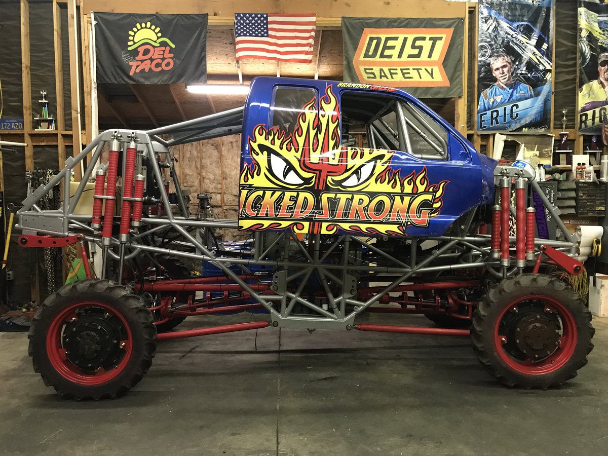 WickdStrongRace's tweet photo. She’s on wheels! Getting ready for our debut at the O.C. Fair in Costa Mesa on July 25-29 we can’t wait to show this thing off to everyone! @TRAXXASTOUR @rick53298259 @obsessionracing #wickedstrongmonstertruck #lookinwicked #rollinwicked https://t.co/z53sM0IkV0