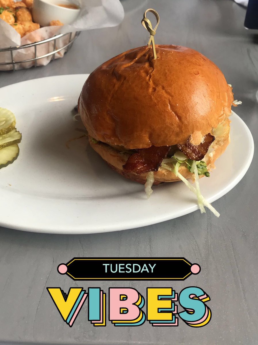 Daintyy_Kayy's tweet image. @ZinburgerEast I’m in love with the Samburger 😍😍 #firsttimevisit #loveatfirstsight