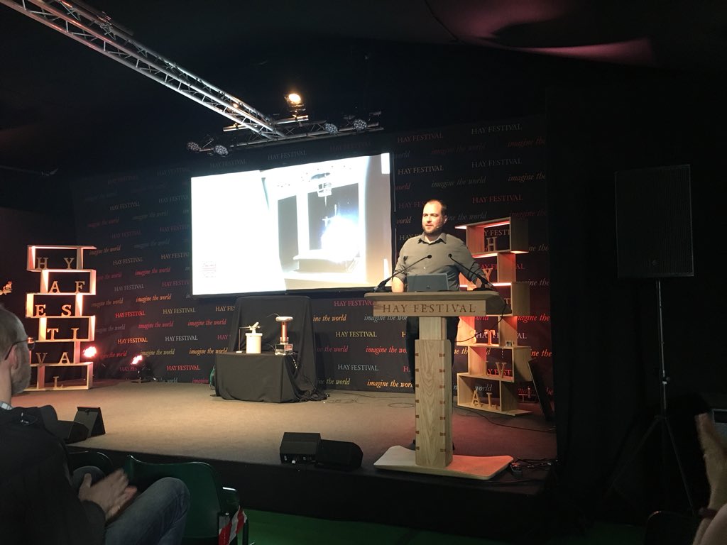 iamcardiffuni's tweet photo. Lots of questions from a packed out crowd for Daniel Mitchard @EngineeringCU #cardiffseries #HayFestival2018 https://t.co/GpaLatyxkr