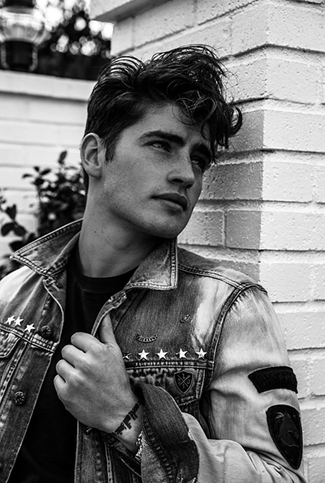 Happy Birthday To Gregg Sulkin!      