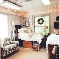 kit_college's tweet photo. Lady Freshman, start planning your new room's new decor sooner than later! The better idea you have of what you're new home's motif will be, the easier the transition. Dive into some of the images for inspiration. Additional tips here: https://t.co/zsVjDjLNmv
#MKT400UWL https://t.co/tZ4Mr6CiDF
