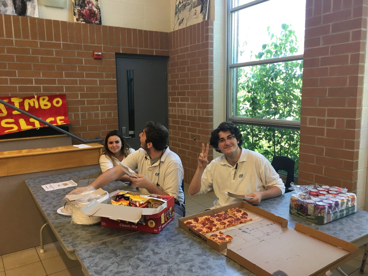 nardi_mrs's tweet photo. FUTURE ENTREPRENEURS #OLL #business #Day1 #bringyourchange #proceeds #relayforlife #teamwork #dreamwork https://t.co/6iItnLLtkJ