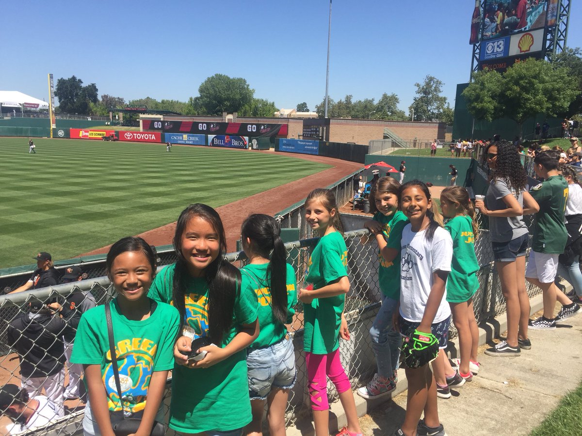 AcsaWelker's tweet photo. Junction leadership kiddos at the #Rivercats game in celebration of their service! Nice work JOLT. #RCSDchampions #rcsdjunction https://t.co/wV6djRoDhh