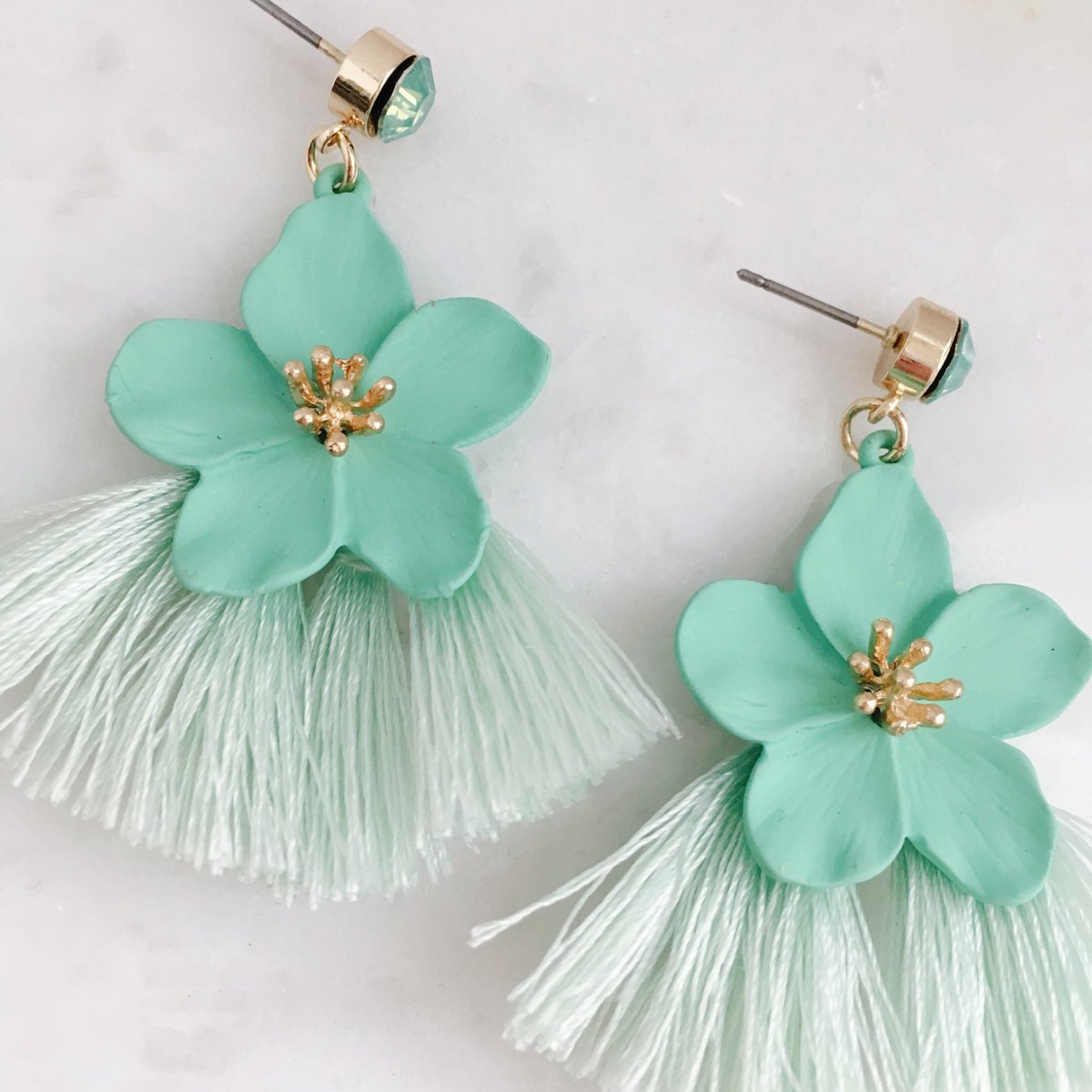 The prettiest blooms 🌸🌸
 #jewelry #sparkle #pretty #preppy #fashion #glam #earrings #ootd #mystyle #thatsdarling #flashesofdelight #baubles #onlineshopping #bohochic #style #jewelryaddict #lookforless #petitejoys #prettylittlethings #sparkleandwhim #getyoursw