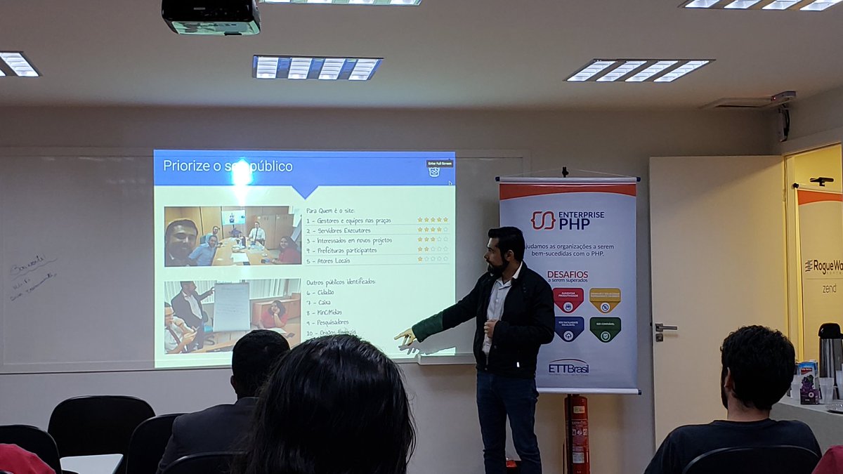 ETTBrasil's tweet image. 2° palestrante, @moisesrabelolima, fala sobre UX para Re-design de Portais. 👏👏👏👏

#CafeComPHP 5° edição.

#ettbrasil #php #phpdf #goldencircle #simonsinek