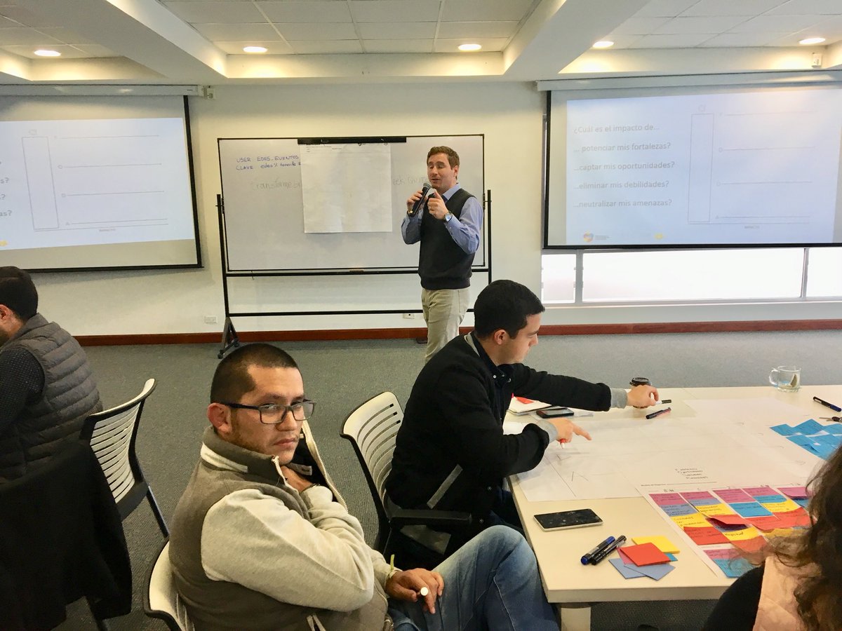 aeiecuador's tweet photo. @rhmpetit "Debemos medir el impacto de potenciar las fortalezas, captar oportunidades, eliminar mis debilidades y neutralizar las amenazas"

#AEInnova 
#InnoweekUIO https://t.co/JjI7TZhO3L