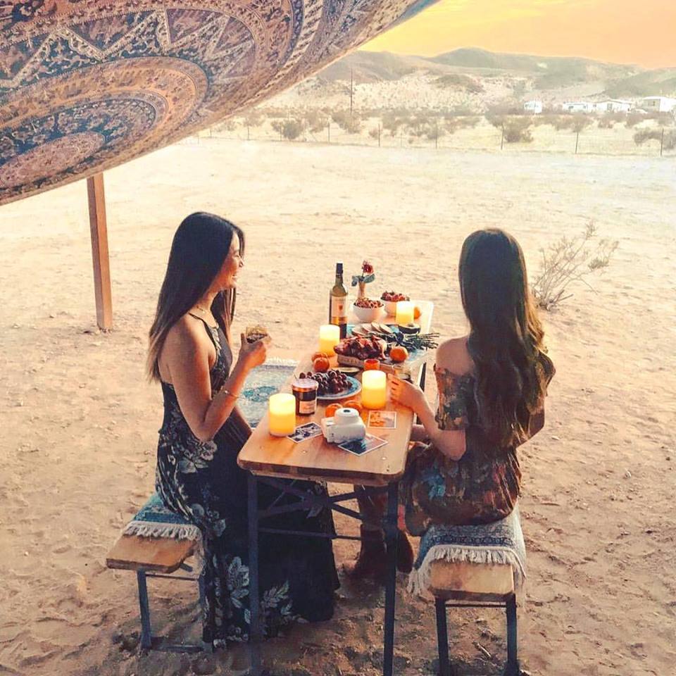 wanderandperch's tweet photo. #Hope you had a chance to #relax w/ #friends &amp; be #grateful over the long #weekend ✌🏼
Thanks for the #daydream 📷 
IG: @hungryhipsters 
#zipperpouch #visiting #theperfectgift #guiftguide #summeraccesories #BeachReady #SummerTime #WeatherTough #SandProof 
#joshuatree https://t.co/kyXHGEw23b