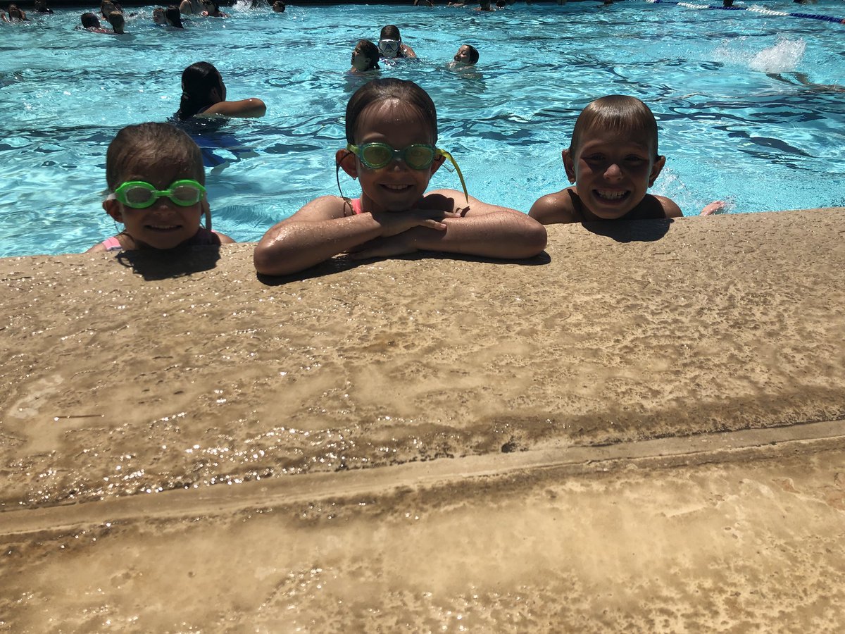 hardcastleRM26's tweet photo. Pool day!!!! #Room2Rocks #allrams https://t.co/qAubzpu8UY
