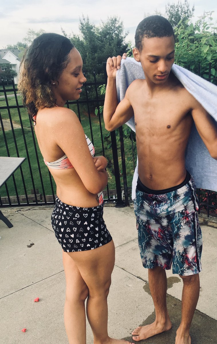 BandUpBangel's tweet photo. imma handful and I trip 🤦🏽‍♀️ but we made our promises so you bet not dip 🤞🏽❤️💍 https://t.co/8tX1iSQetz