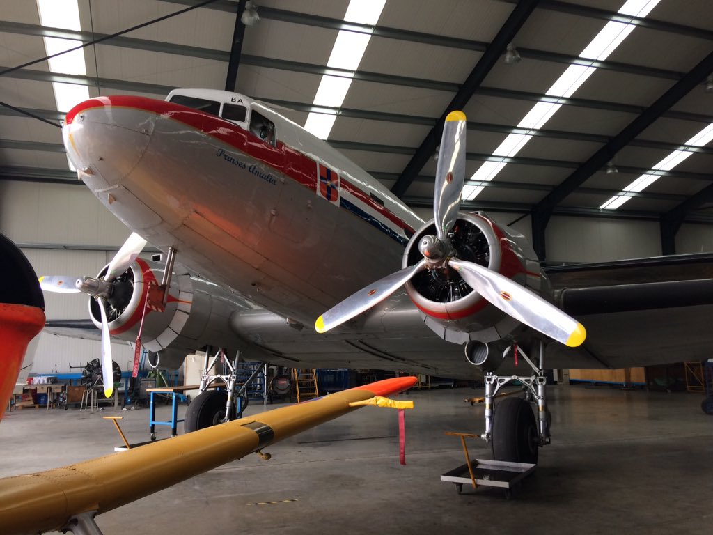Op de summit Logistiek Hotspots op  vliegveld Lelystad in de Catalina hangaar mocht ik namens de regio de 1e prijzen voor nationale distributie en voor e-logistics in ontvangst nemen. Veel dank aan ieder die bijdroeg. Prachtige afsluiting van het wethouderschap!