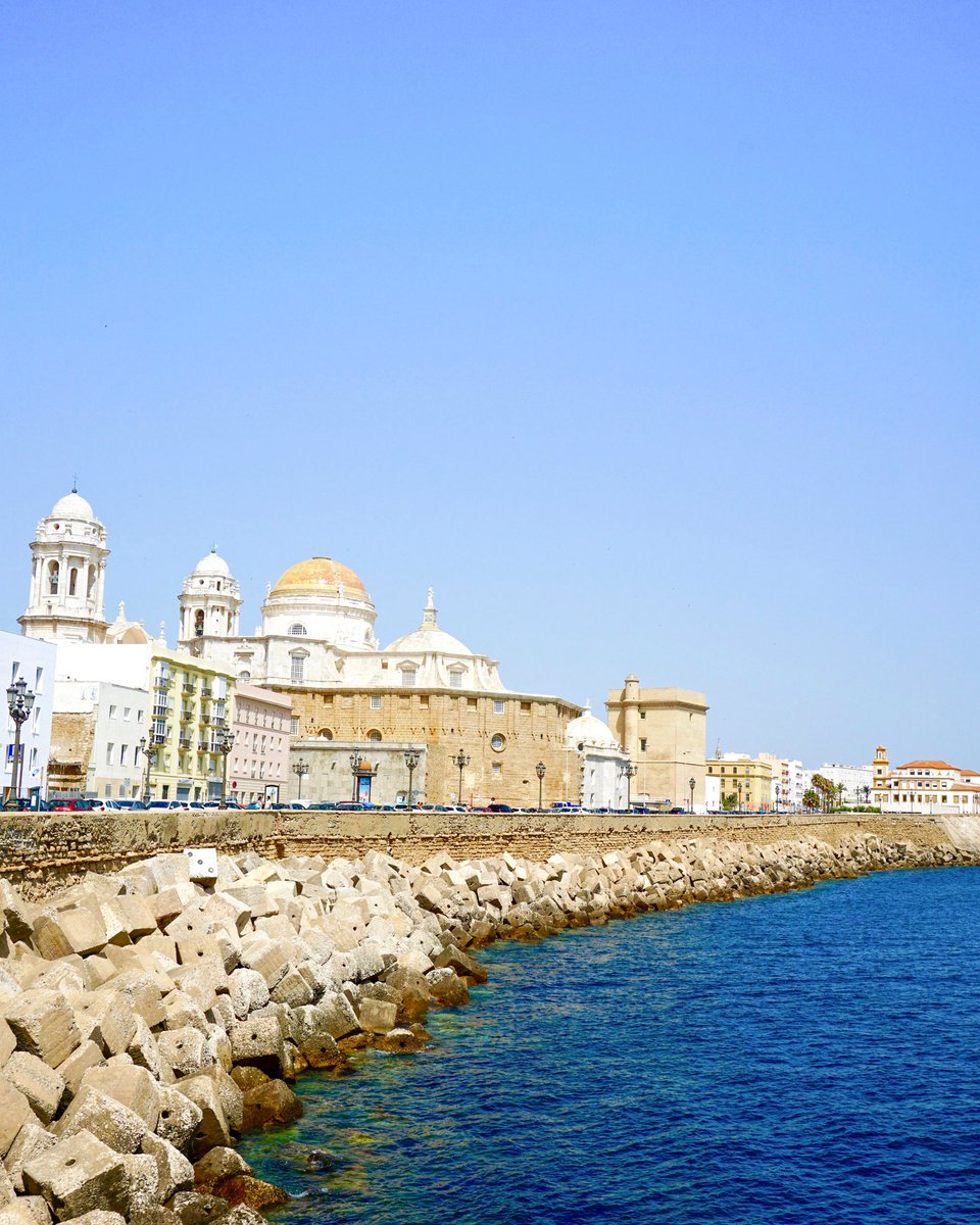 WanderlustChloe's tweet photo. Cadiz ❤️ A definite contender for my fave place in Spain. 🇪🇸 https://t.co/Qjghg7hFkT