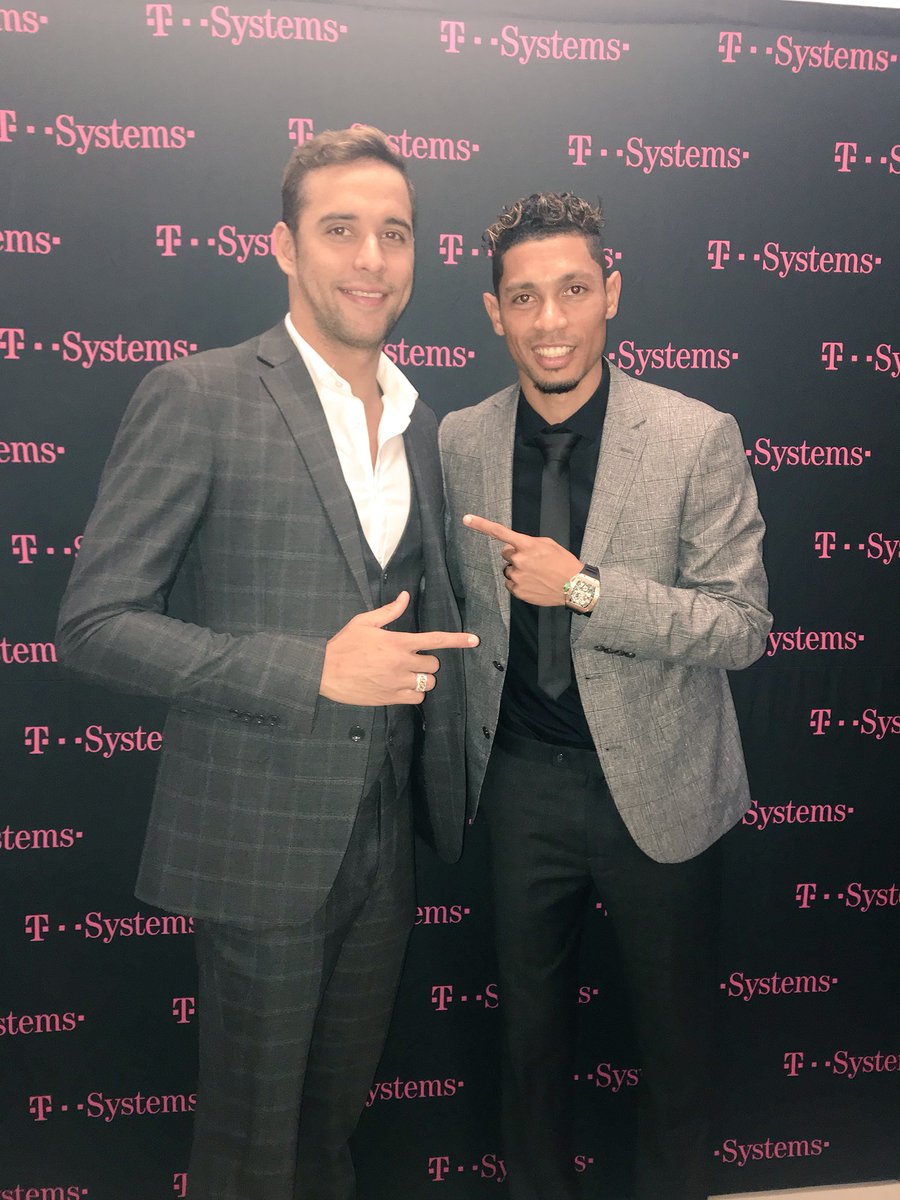 Wayde van Niekerk tweet media