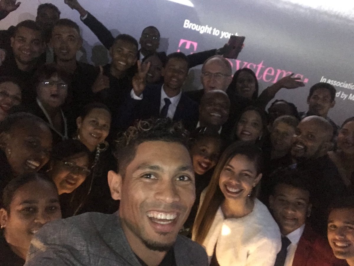 Wayde van Niekerk tweet media