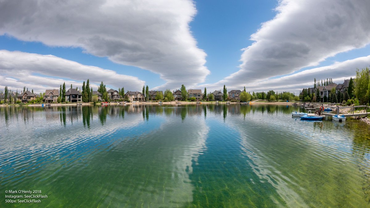 SeeClickFlash's tweet image. How about these bands of cloud?!

#yyc #photography #weather