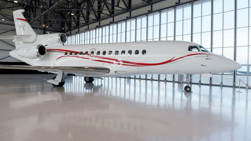 9NEWS's tweet photo. Evangelist wants $54M jet: 'Jesus wouldn't be riding donkey' https://t.co/juigqFaKFU https://t.co/acskXacser