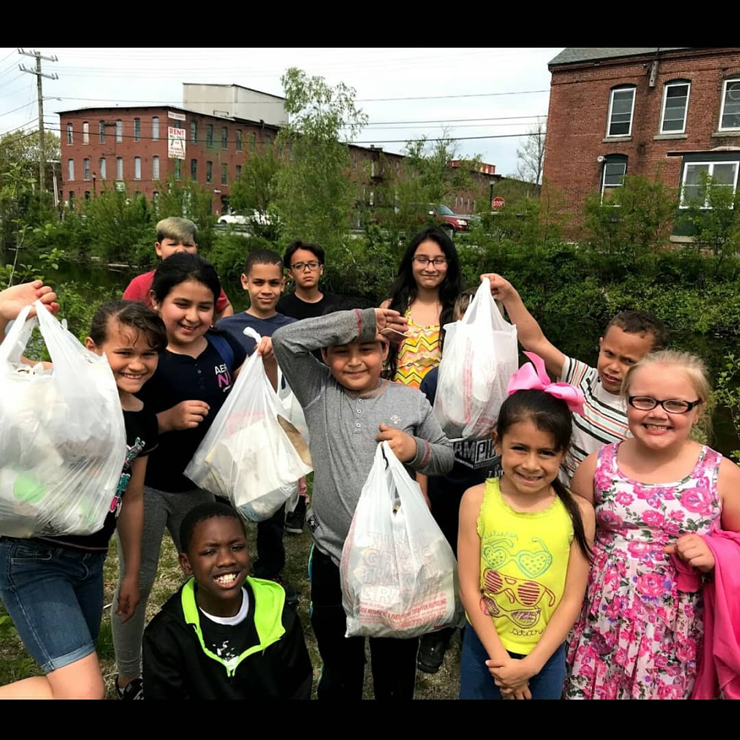 NashuaPAL's tweet photo. #geocashing adventures from last early release day! They found their treasure and practiced #CashInTrashOut #CommunityService
We can't wait to take another crew on an adventure on Wednesday! #LetsGetMoving
#EveryKidDeservesAPAL https://t.co/78m0feqzy7