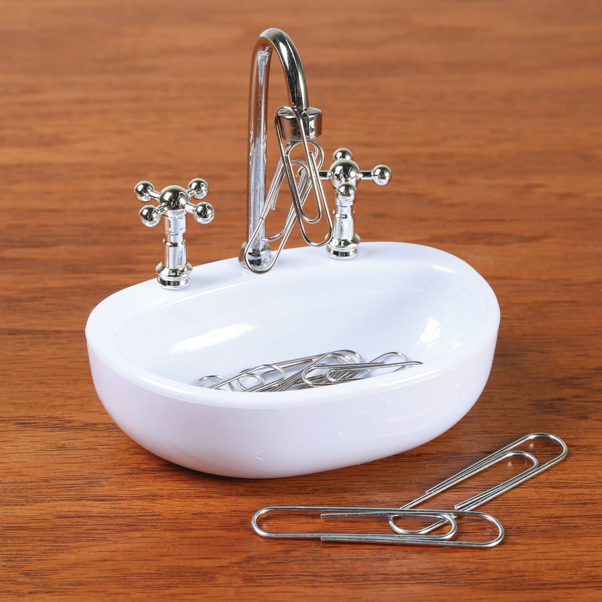 GeekyGet's tweet photo. Sink Paper Clip Holder is a fun organizer for your desk ๐
Get it here โบ https://t.co/pmh7WPCquC
#desk #office #sink #organizer #faucet #geekyget https://t.co/SXIm2hVGnO