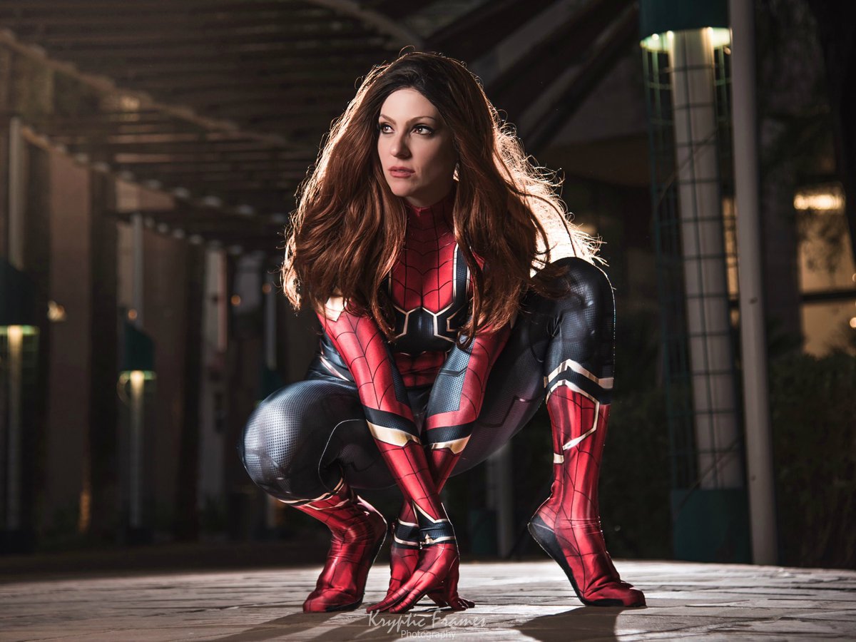 InfinityWar Iron spidey my way ! 
Awesome photo by @krypticframes 
•
#spidermancosplay #ironspiderman #ironspidercosplay #ironspidersuit #spidermanhomecoming #thwipthwip #peterparker #spiderman #spidey #spidergirl #spideysuit  #avengersinfinitywar #avengers #tomholland #ironman