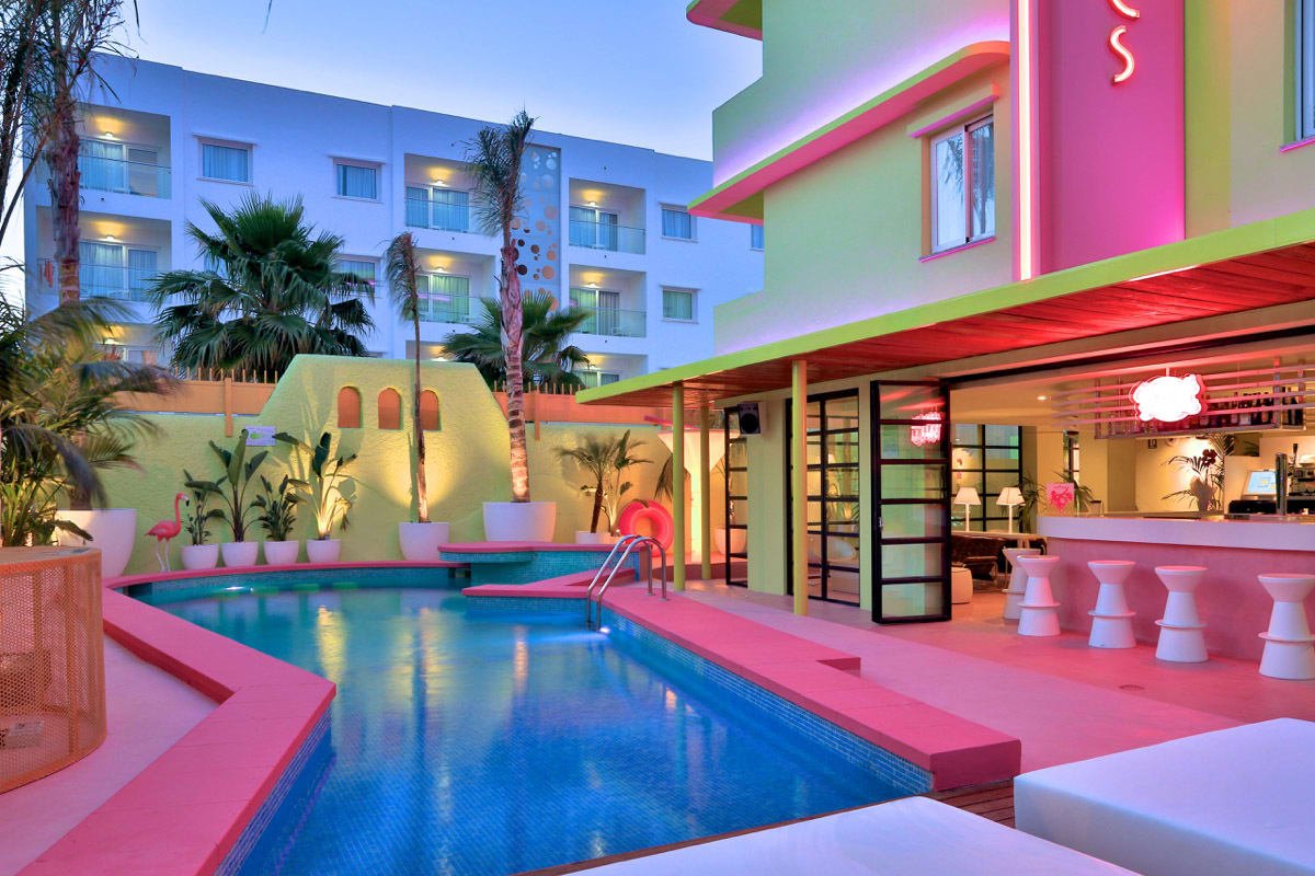 Whichiscooler App tweet media