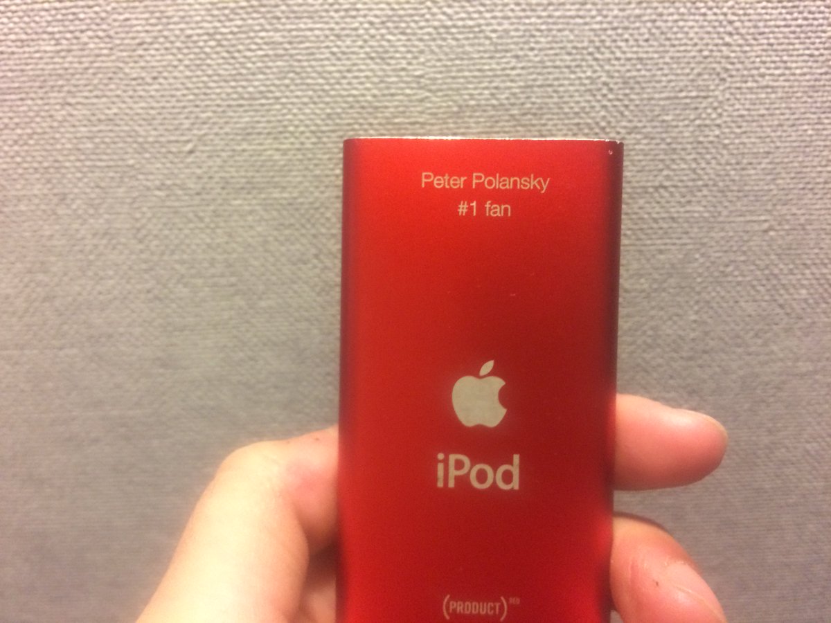 augustfalcon's tweet image. Resurrecting my Twitter account to say how I was watching @PPolansky play today and I still have this 11-year-old ipod with me now, in Paris. (Is this weird? Probably.)