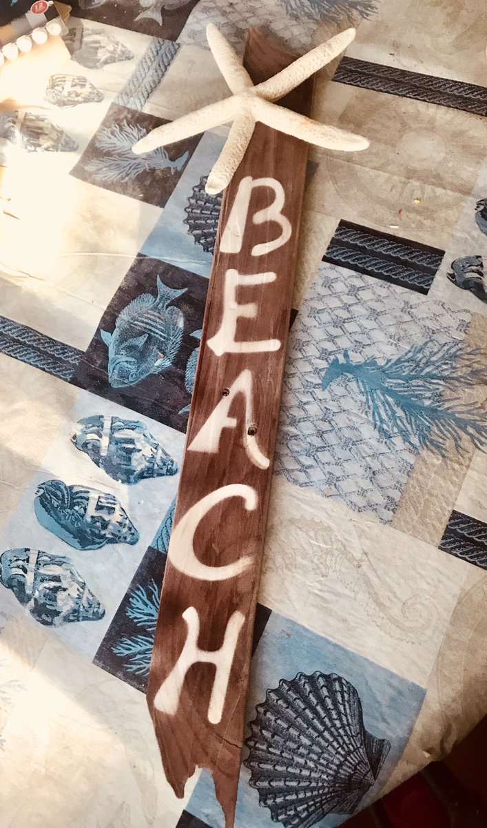 LightworkingW's tweet photo. #rusticsigns #diycrafts my first attempt with #palletsigns #starfish #nautical @Etsy https://t.co/MnXR7f7BeF