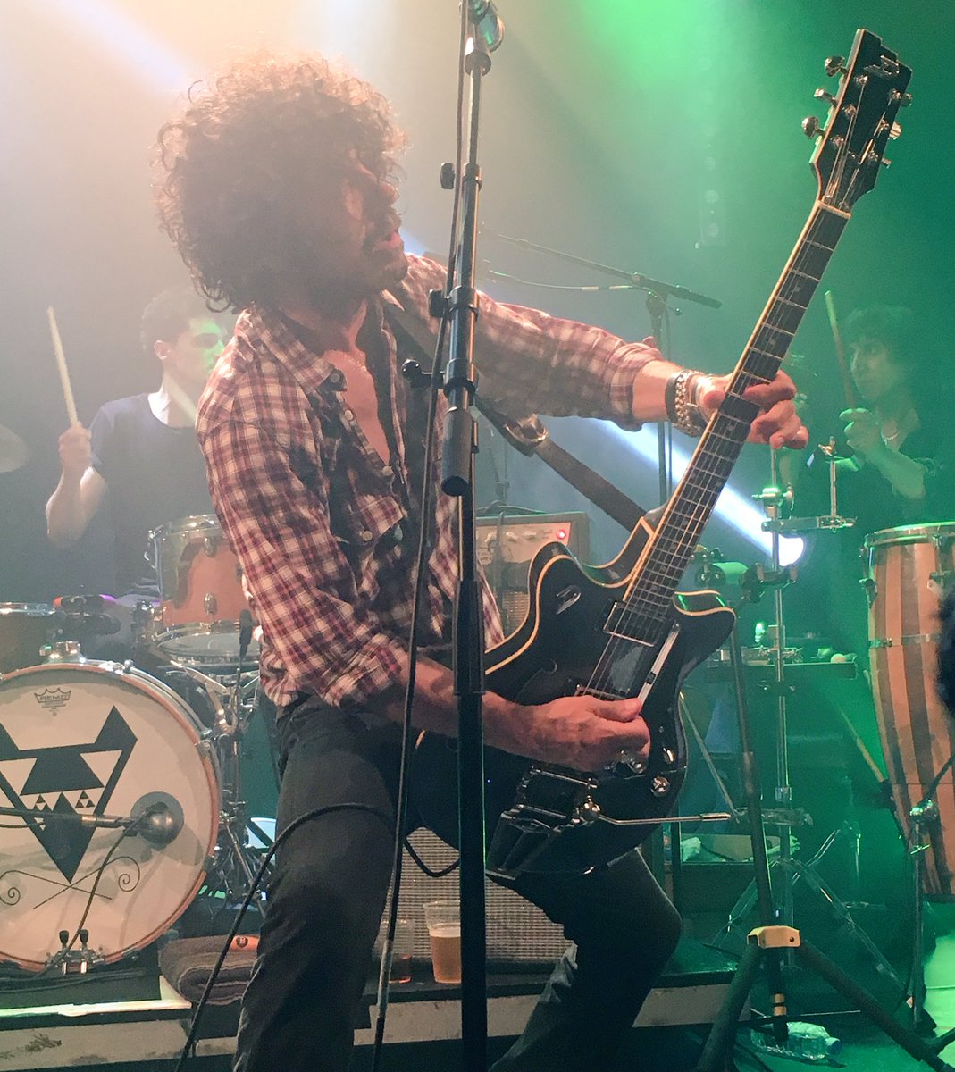 Lofanax's tweet photo. Il reste des places pour voir @Black_Minou jeudi à Paris #backstageBTM. Retour en photos sur leur concert @leforumvaureal la semaine dernière 🔥🎸🔥 https://t.co/SYy7fnkY50