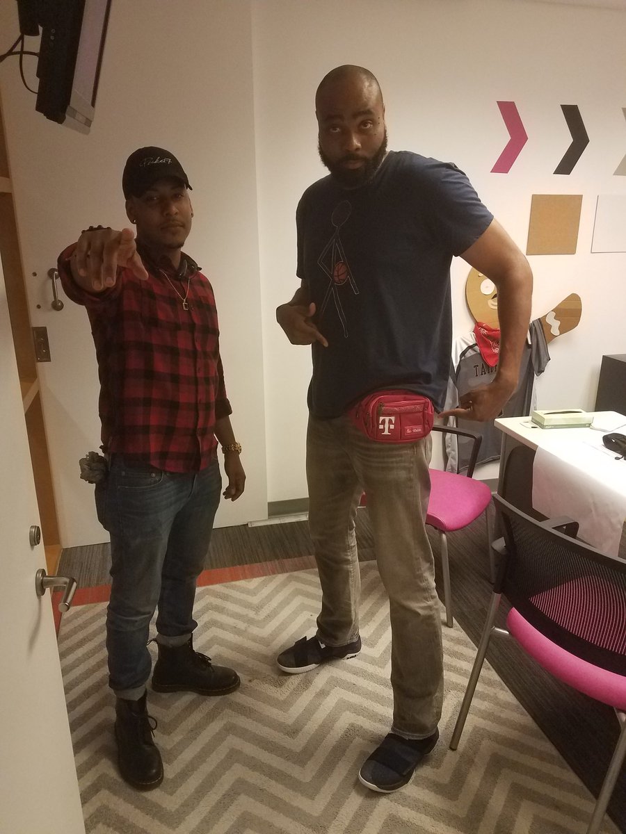 DaRealJoePhilon's tweet photo. @onetruedork hooked me up! #TMobile #pocket7 #packlyfe #jamanjibyjoe https://t.co/0aWKIE84KQ