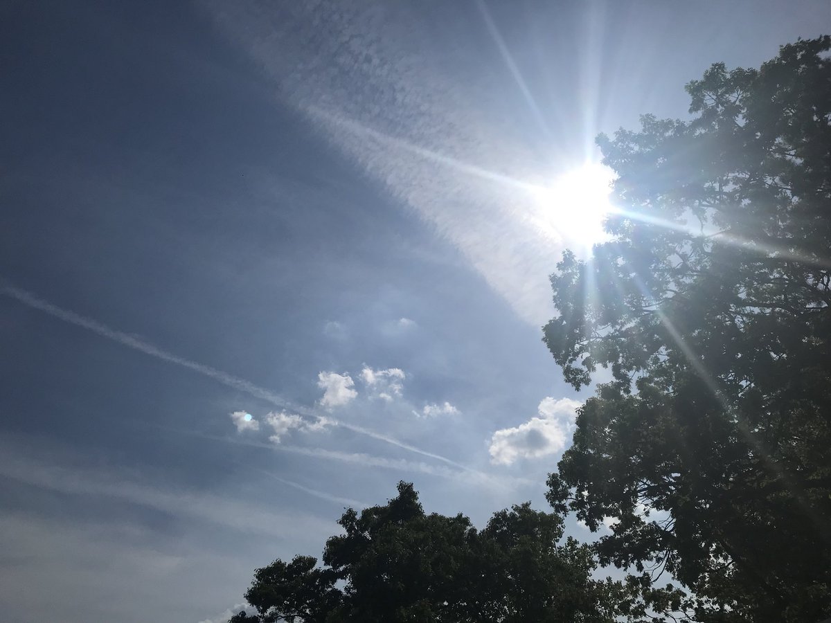 MiOwnOpinion33's tweet photo. Marvelous engineering
#Geoengineering #environmentday #NaturePhotography #Weathercloud #WeatherReport #WeatherAuthority #chemicalweapons #aviationdaily #chemtrails #AlbedoModification #SRM https://t.co/utmi1sRkTm