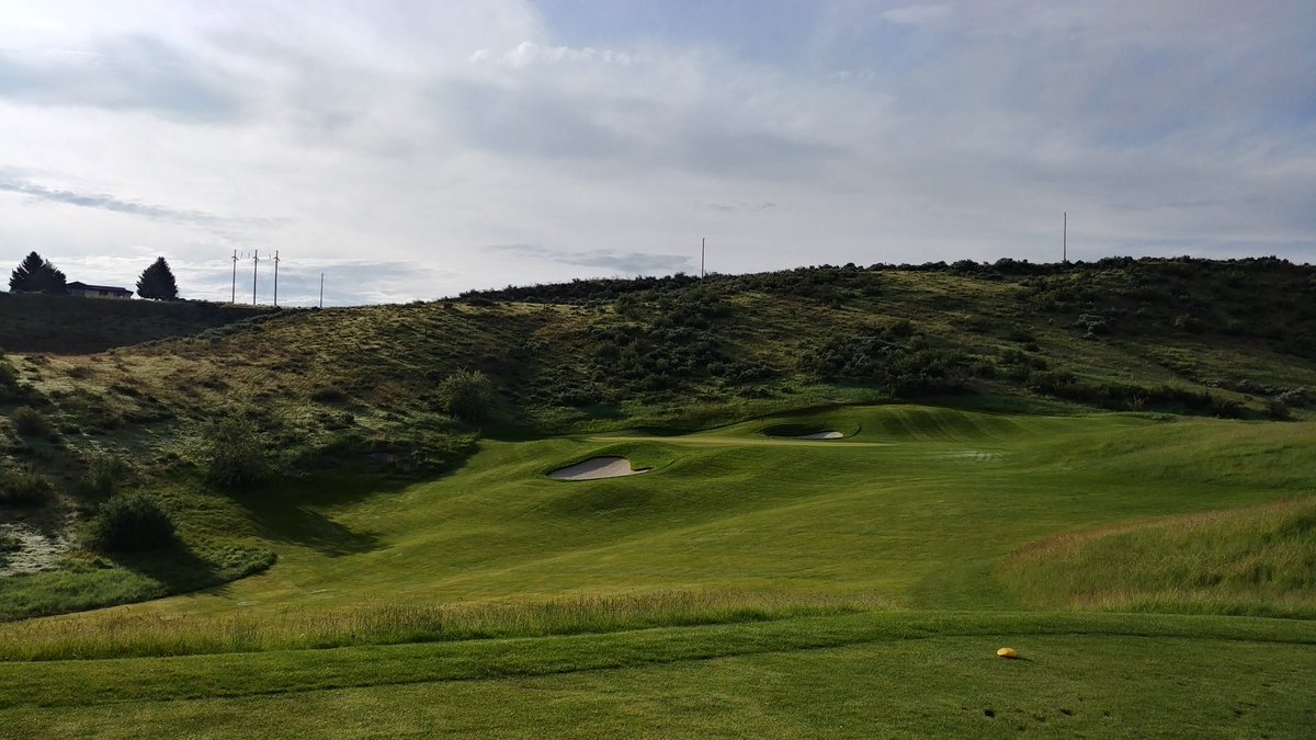 JPGolfNW's tweet photo. Early mornings were meant for golf. #ShadowValleyGolfCourse showcased some stellar views with mother nature providing the natural filters. #GolfPicPerfect https://t.co/CoDrAxylgj