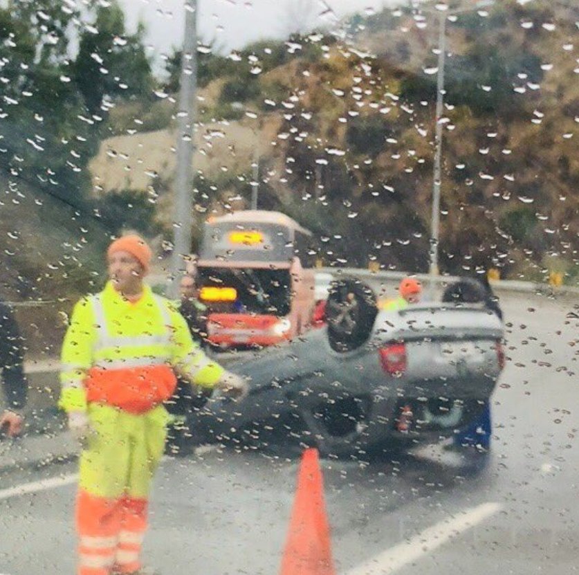 Accdetto's tweet image. 🚩Viña del Mar Ruta Las Palmas Kilómetro 7 Dirección Concon Accidente de Tránsito 1 Lesionado.