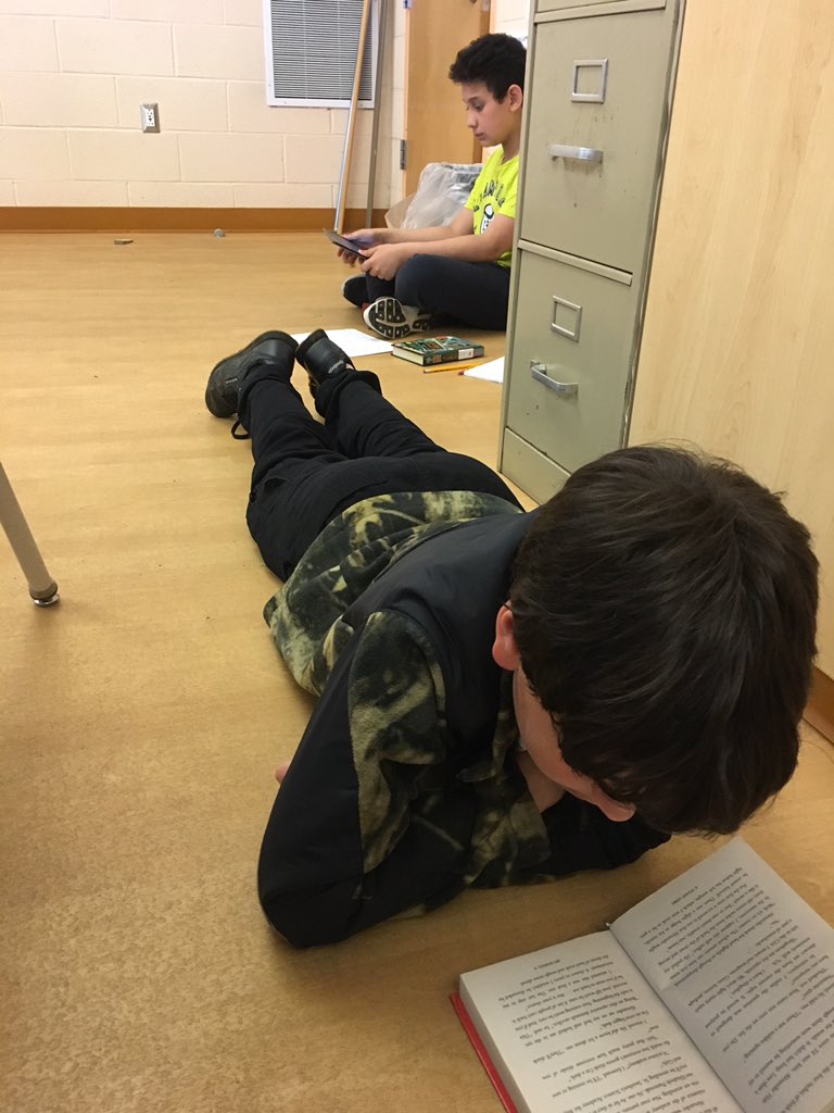 c_hansen21's tweet photo. Today we started our Individualized Reading Playlists for our new novels. Students created their own calendars and chose how they wanted to pace their reading and activities over the next few weeks. #WeAreHB #HBMSPride #engageHB https://t.co/lHX5jymv3i