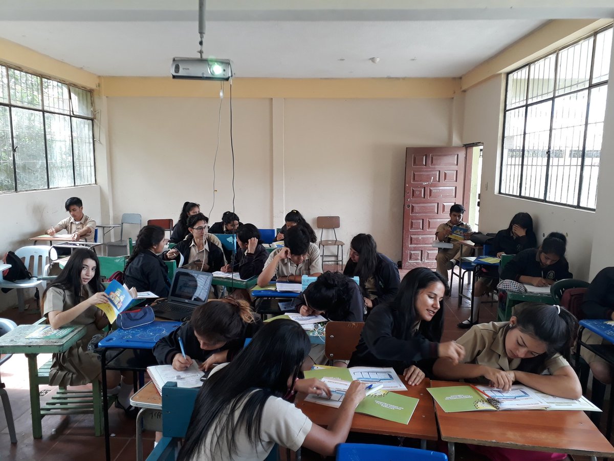 afaustom's tweet photo. 28-05-2018: En #Chinchipe #Zumba #ZamoraChinchipe, muy satisfactorio el proceso el #ProgramaEducacionFinanciera; gracias por la participación, #ColegioZumba el trabajo articulado fortalece las habilidades y destrezas de los beneficiarios @GabrielVacacela @encafili @LojaPropone https://t.co/LUqiBK5ikF