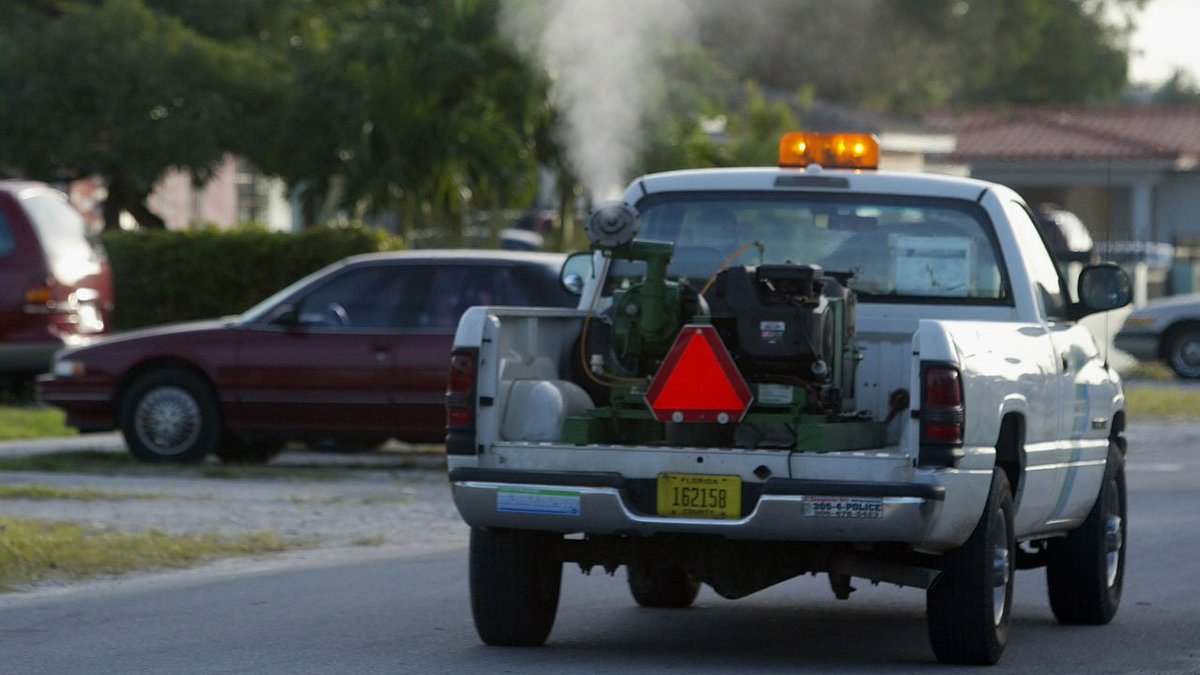 Miami-Dade & Broward announce plans for #mosquito spraying after recent heavy rains bit.ly/2xqv3PD?utm_so… https://t.co/FJUzvrsz8z