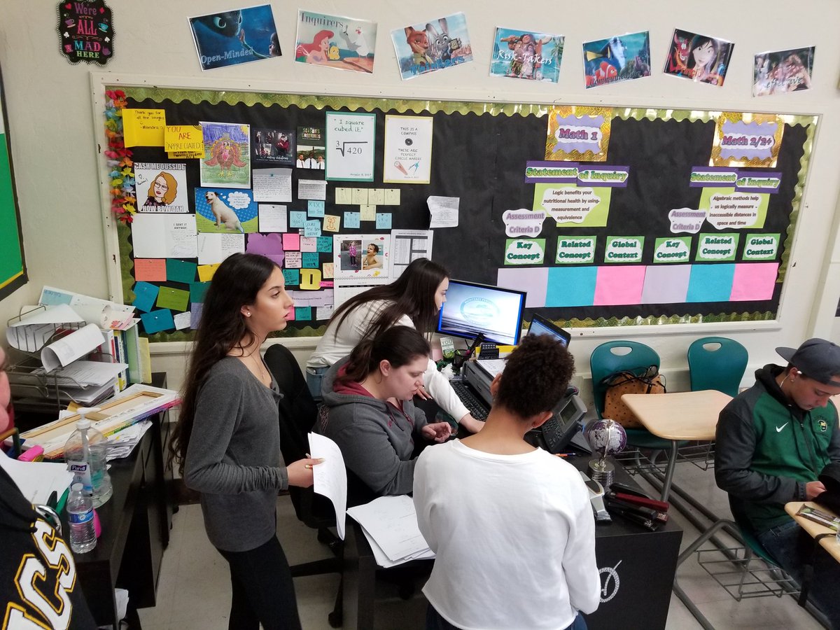 IvanJAranha's tweet photo. Our Monterey HS teachers continue to instruct and engage students from bell to bell as we close out the year. GoooDores! @mpusd_now @MHS__IB @mhsMAOS @monterey_asb @MCOE_Now #greenmachine #education https://t.co/8huOzdAZdB