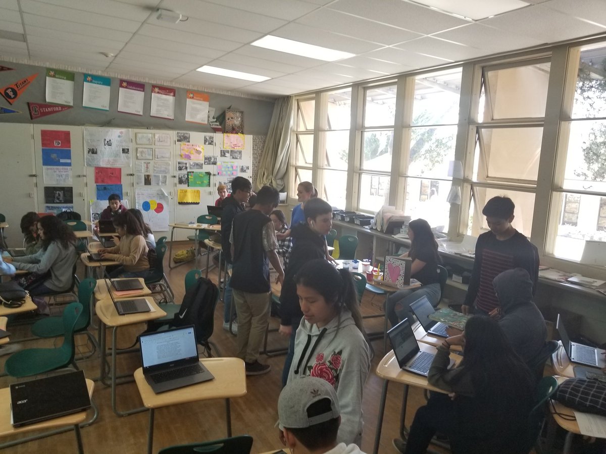 IvanJAranha's tweet photo. Our Monterey HS teachers continue to instruct and engage students from bell to bell as we close out the year. GoooDores! @mpusd_now @MHS__IB @mhsMAOS @monterey_asb @MCOE_Now #greenmachine #education https://t.co/8huOzdAZdB